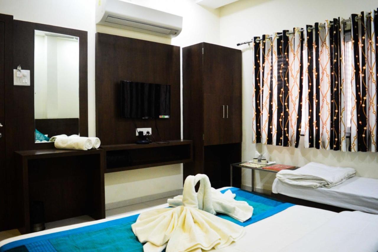 Hotel Satyug Ujjain Esterno foto