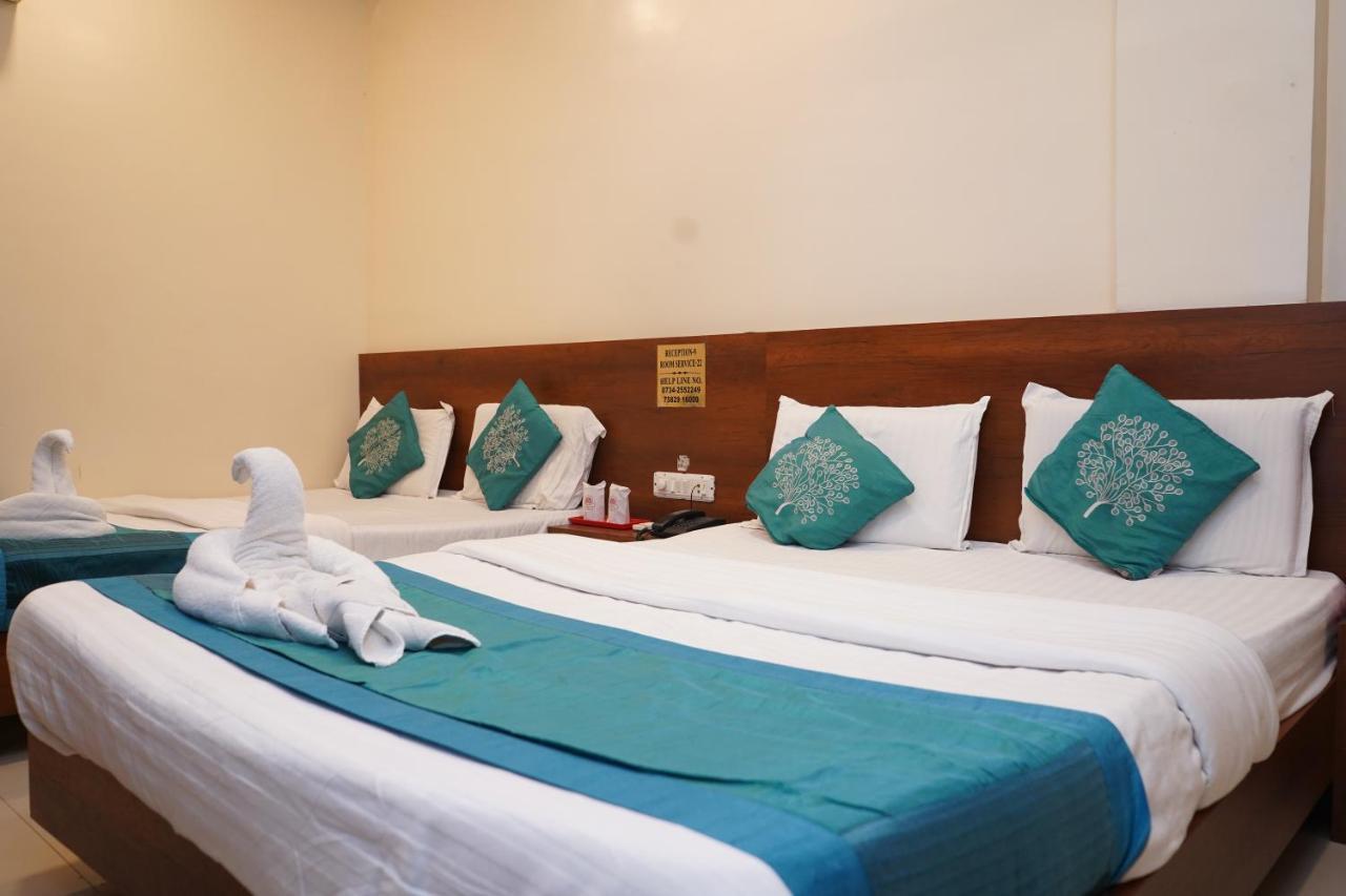 Hotel Satyug Ujjain Esterno foto