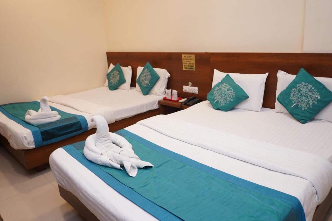 Hotel Satyug Ujjain Esterno foto