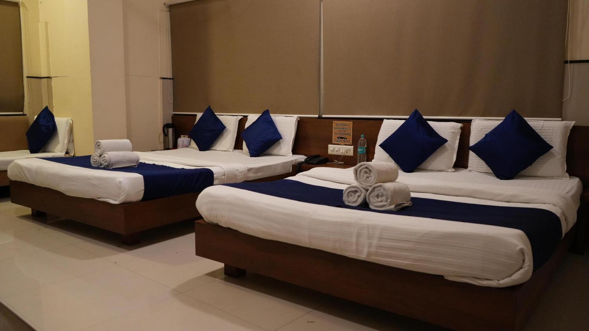 Hotel Satyug Ujjain Esterno foto