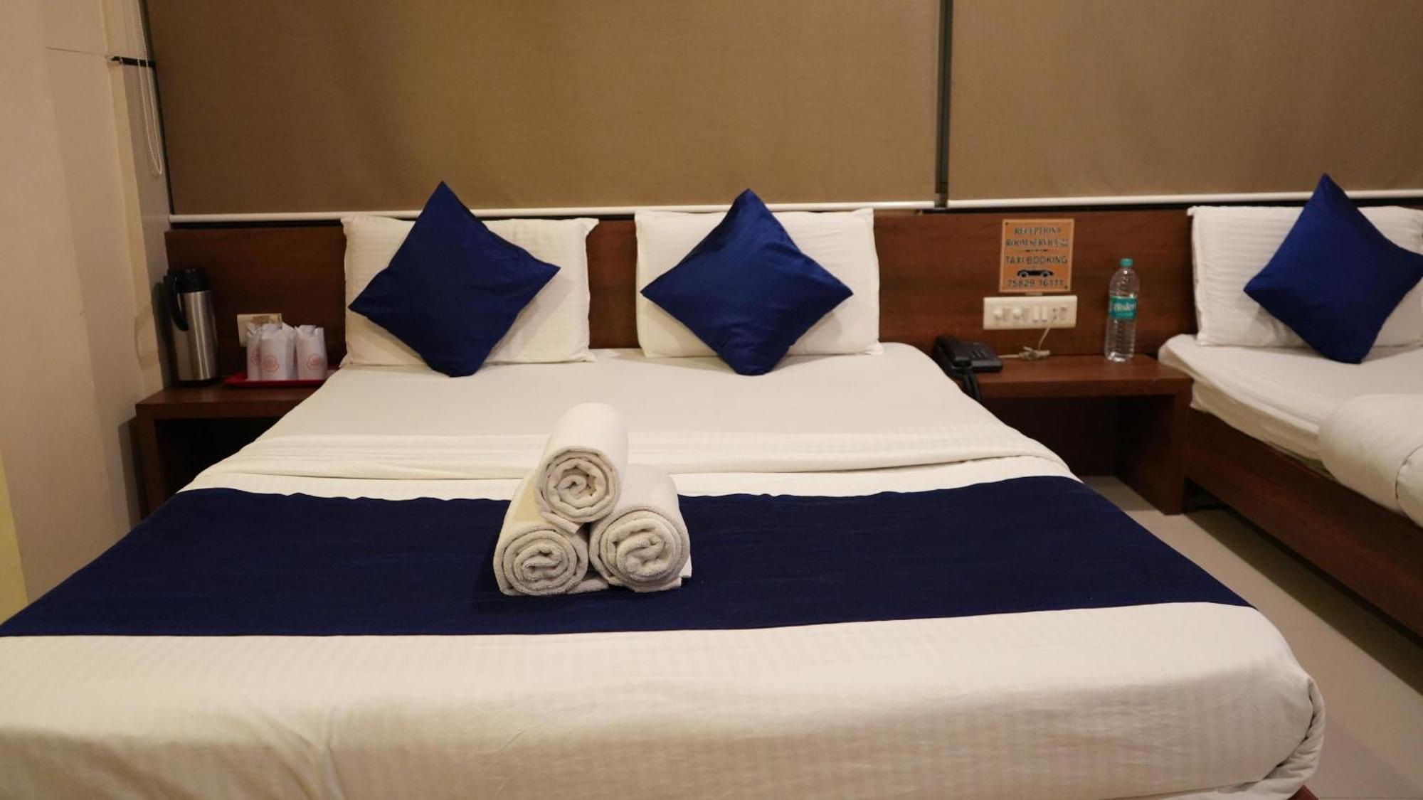 Hotel Satyug Ujjain Esterno foto